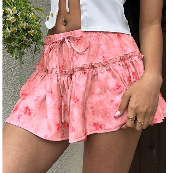 Boho Floral Print Ruffle Detail Stretchy Waist Shorts - Picture 6 of 10